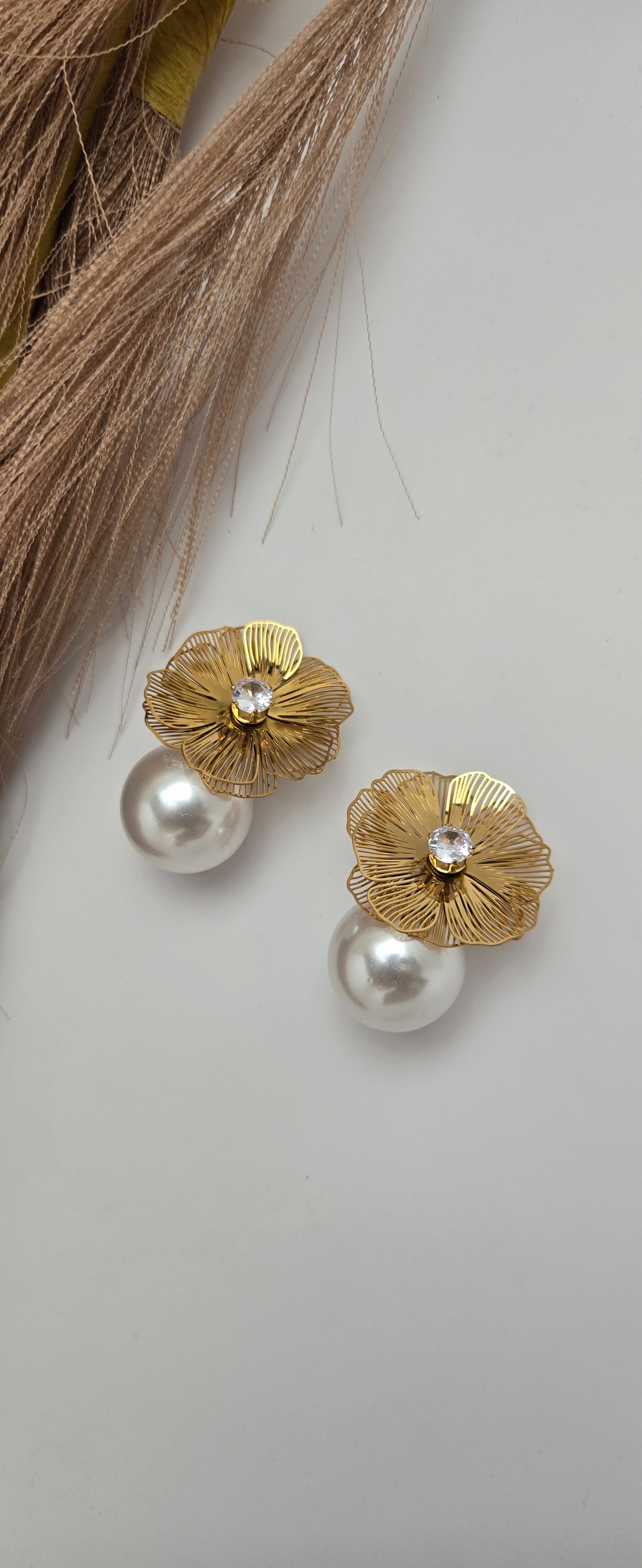 Aria Luxe Pearl Earrings - GoDazzle