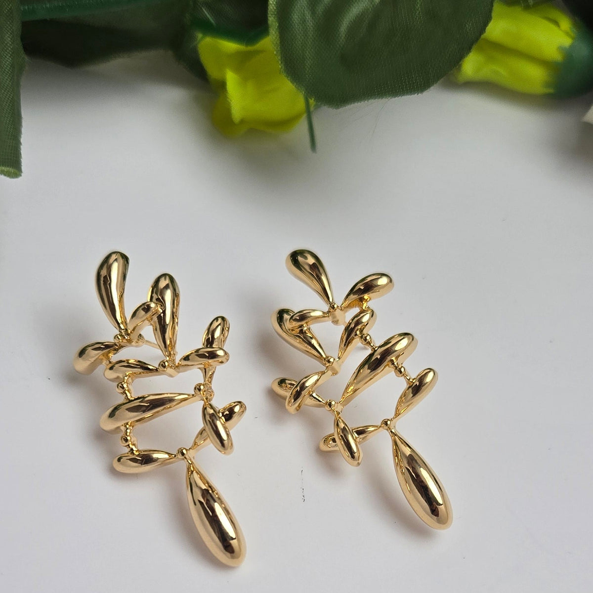 Amber Earring - GoDazzle