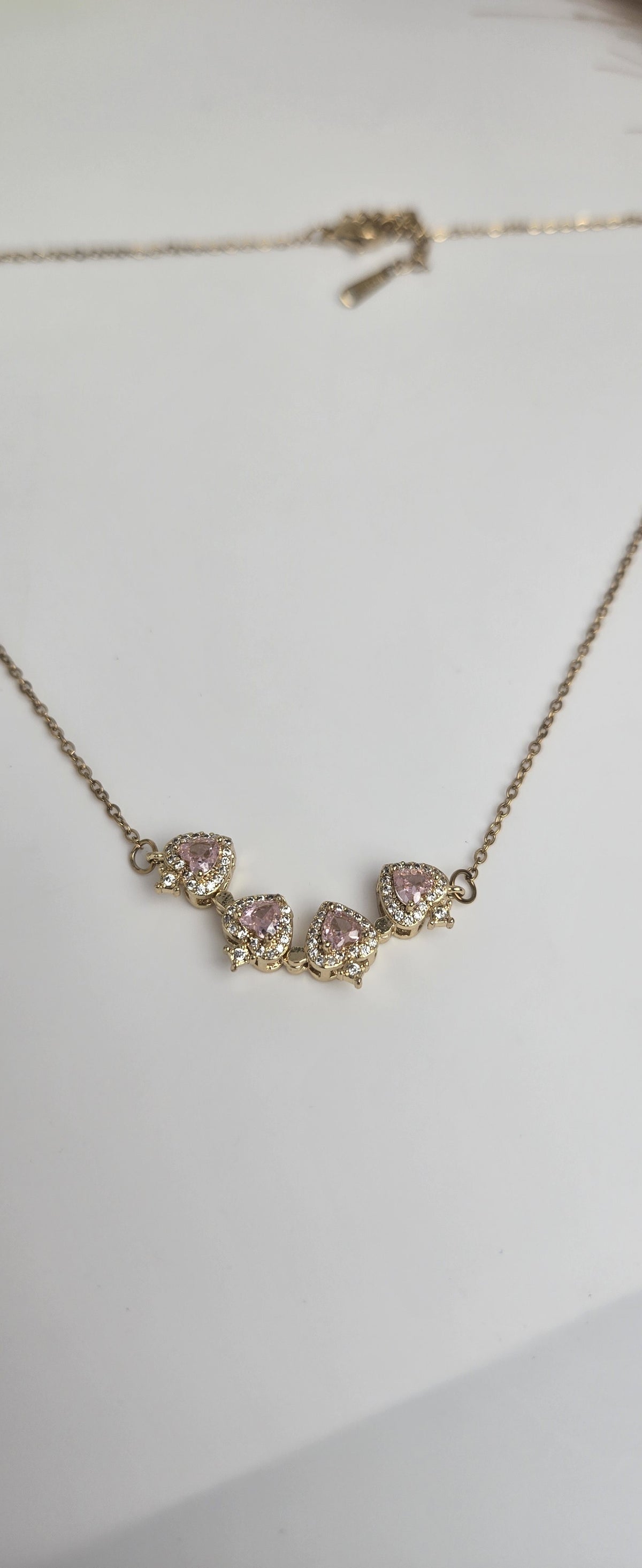 Magnetique Glow Necklace