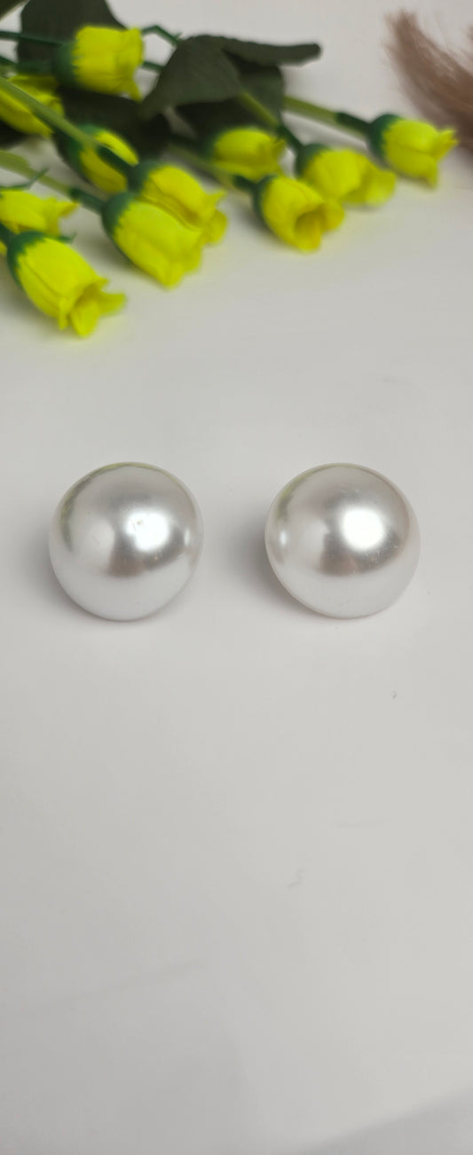 Big Pearl ear ring