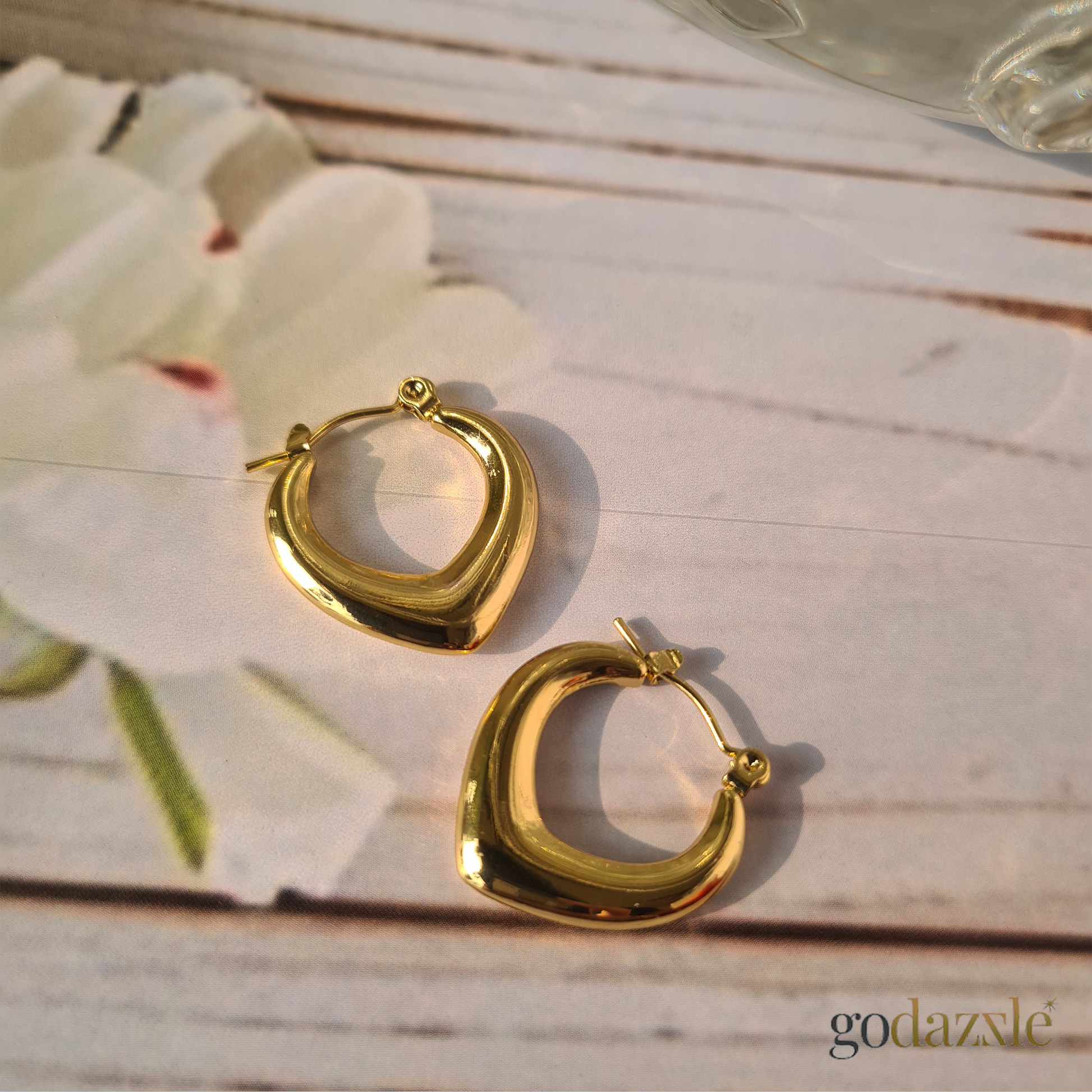 Amy Huggie - GoDazzle