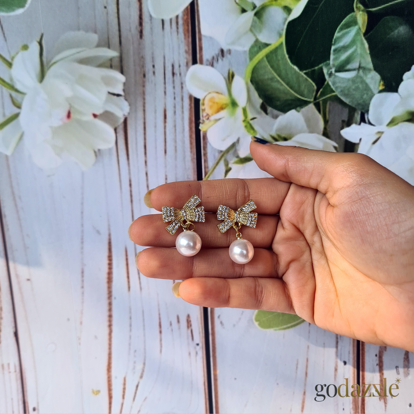 Senorita Pearl Bow - GoDazzle