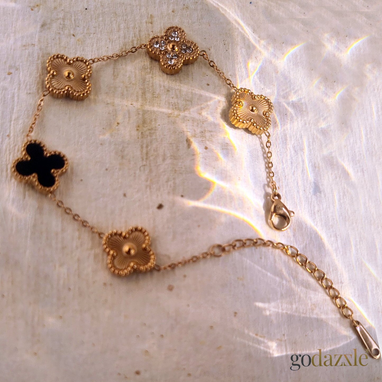 Lucky Clove Bracelet - GoDazzle