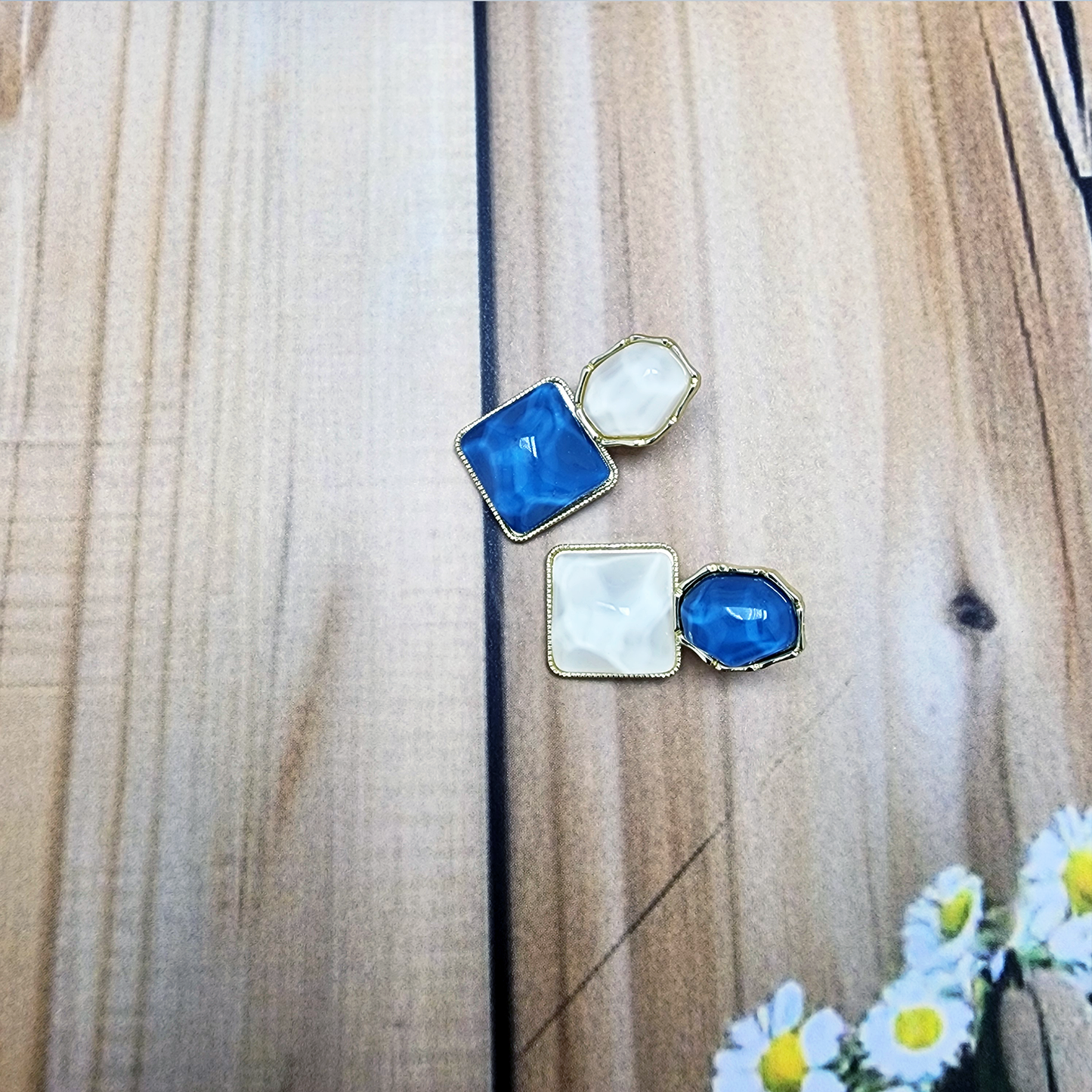 MOP Earring - GoDazzle