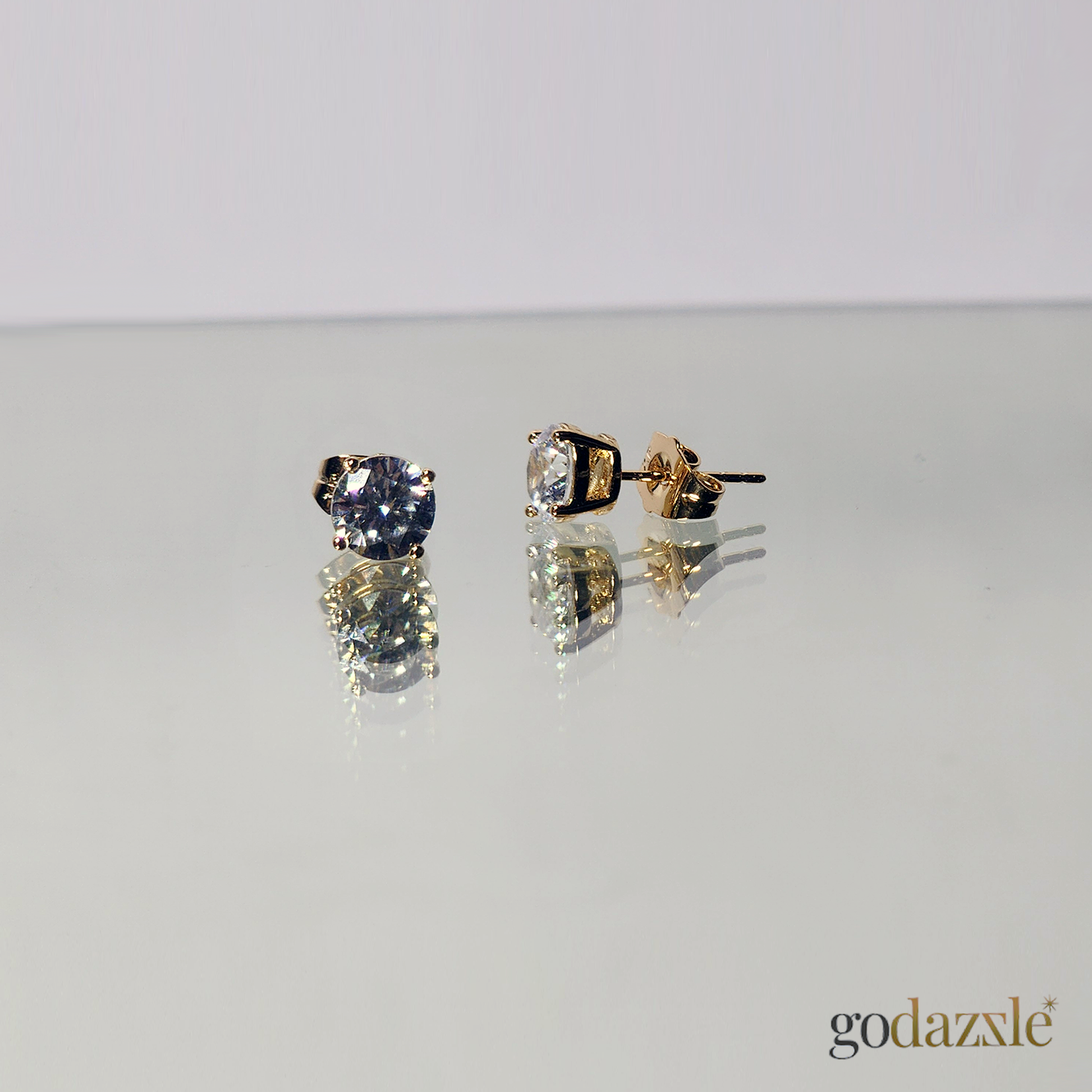 Luxe Diamond Studs - GoDazzle