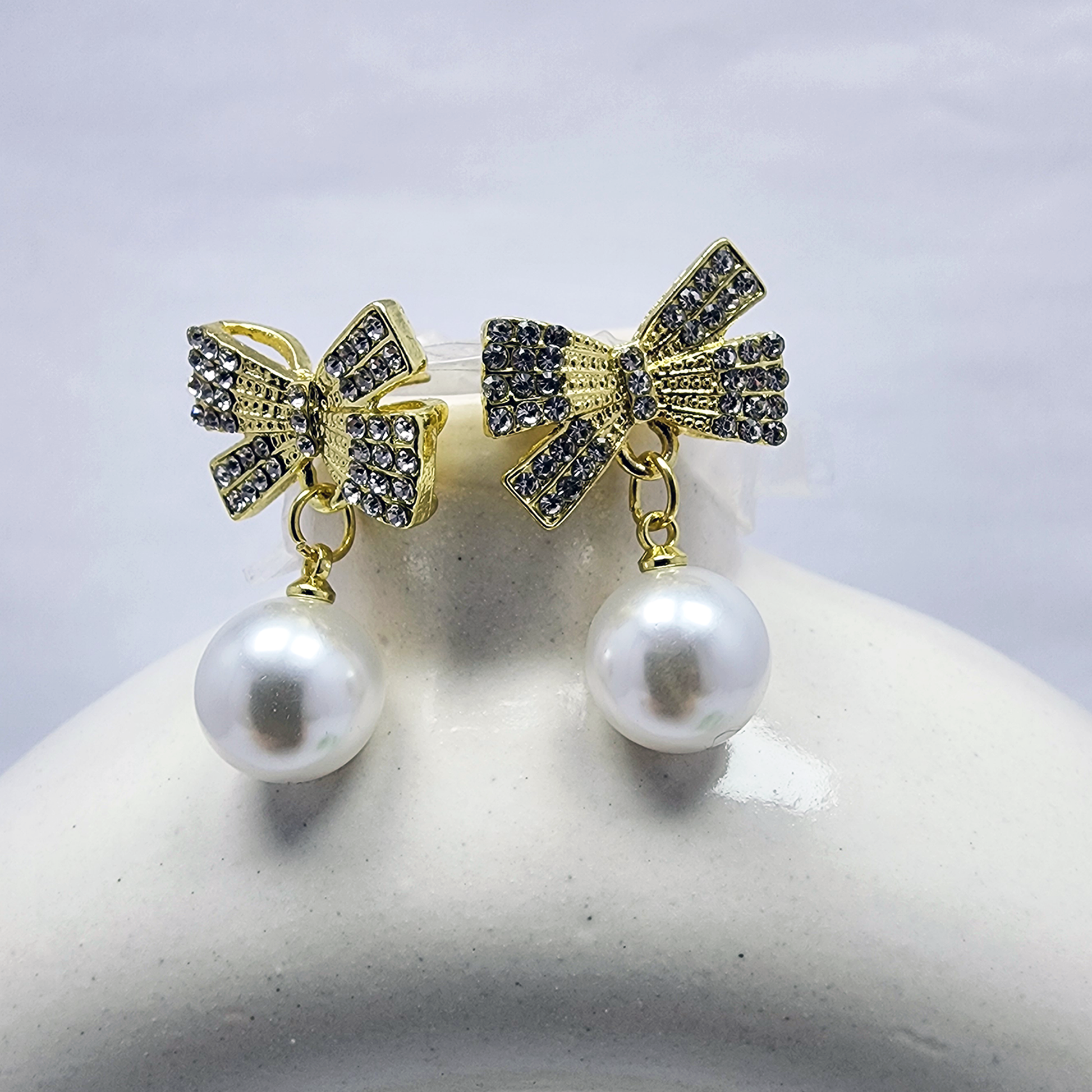 Pearlia Drop Earrings - GoDazzle