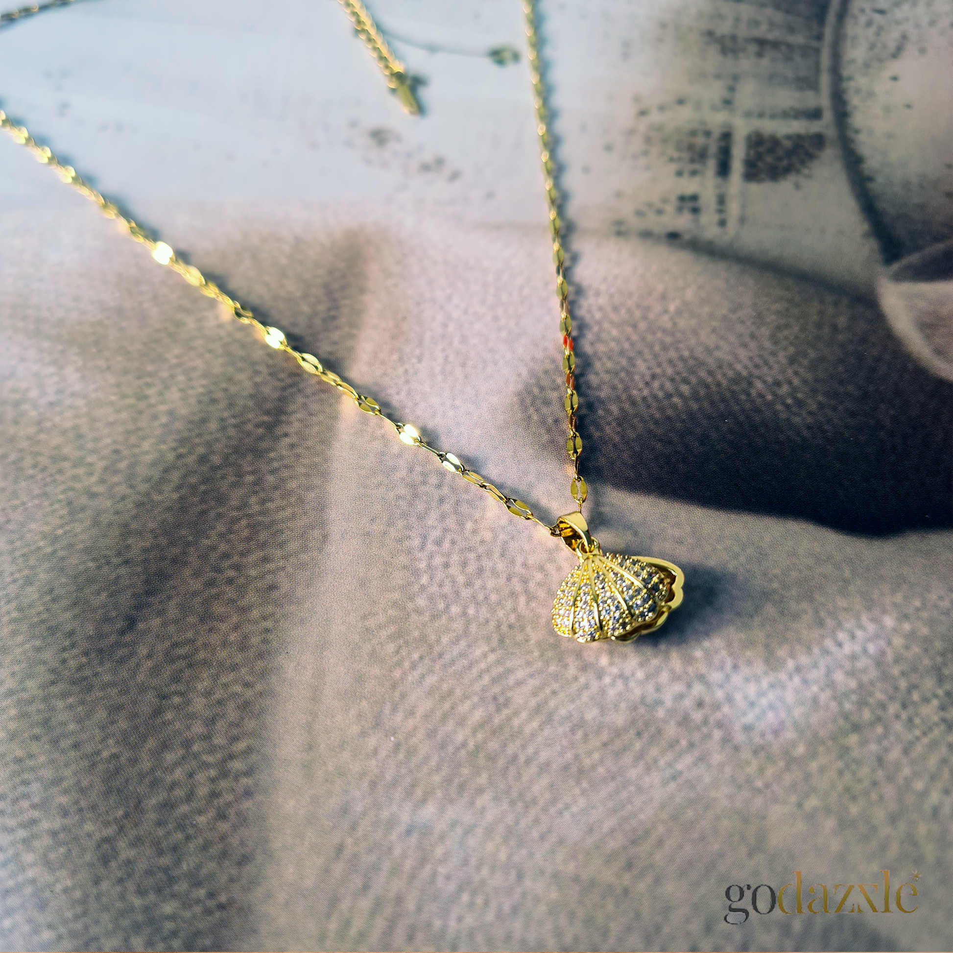 Secret Pearl Chain - GoDazzle