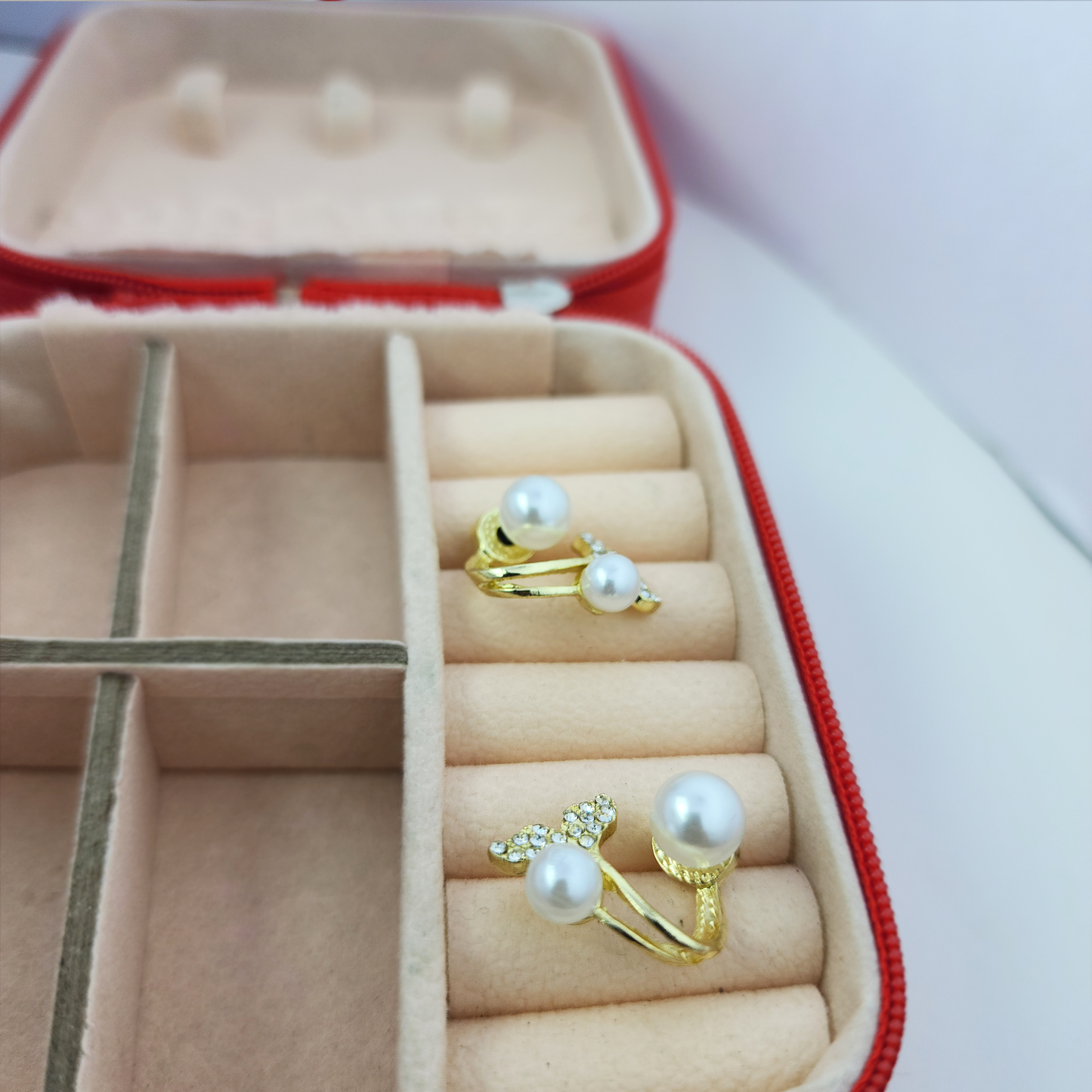 Cathy Pearl Studs - GoDazzle