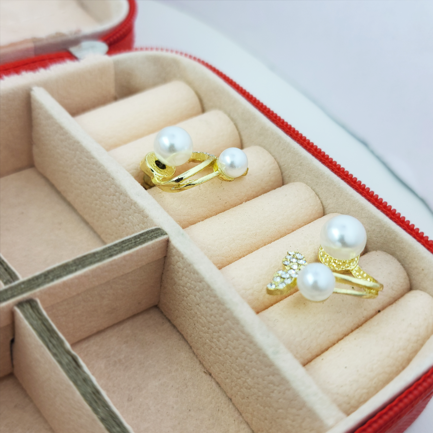 Cathy Pearl Studs - GoDazzle